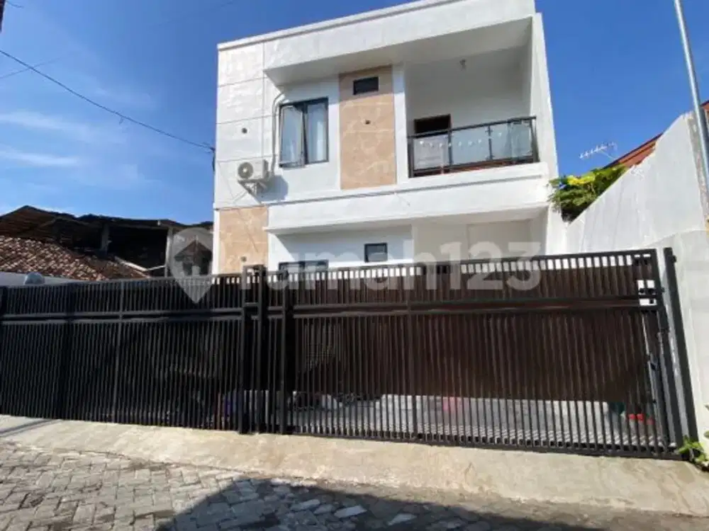 Rumah Cantik 2 Lantai Lokasi Strategis Minomartani Ngaglik Sleman Yogyakarta
