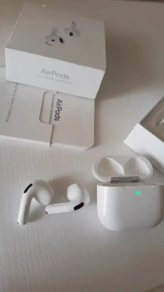 APPLE AIRPODS 4 ANC