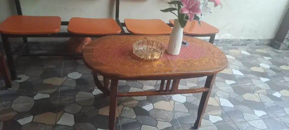 Meja jati dan kursi besi jati