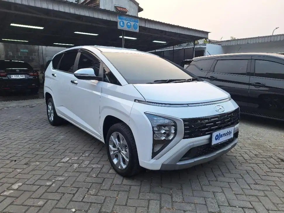 DP MURAH Hyundai Stargazer 1.5 Trend Essential Bensin-AT 2025  CEIHB