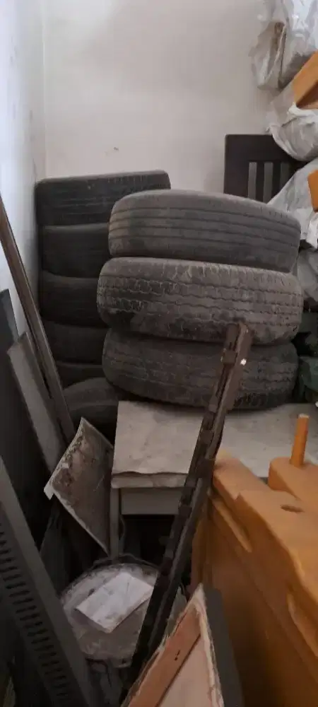 Ban bekas mobil