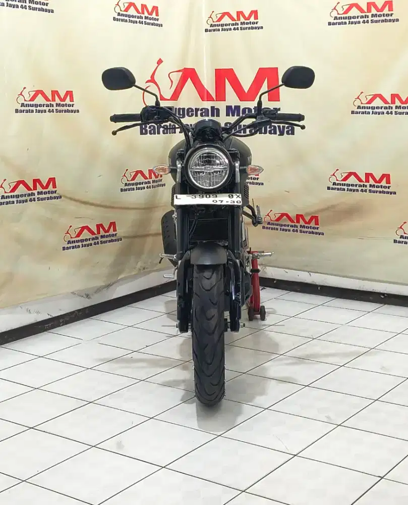 Yamaha XSR 155 Tahun 2020 warna Hitam