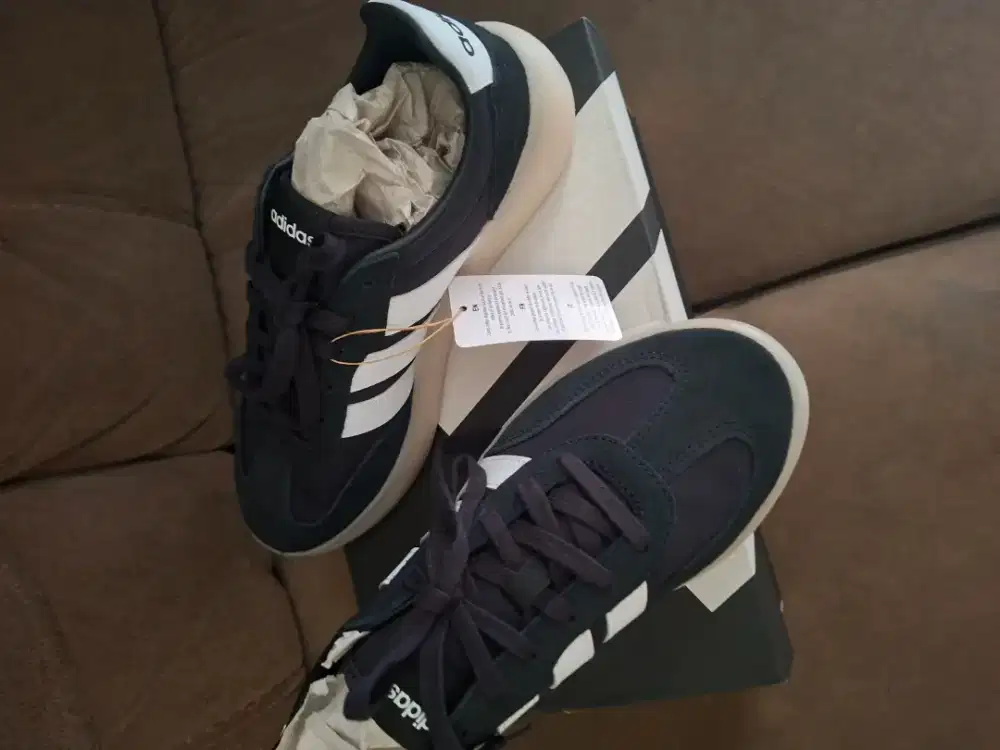 NEW Sepatu Adidas Barreda Decode
 Original
Size 37 1/3