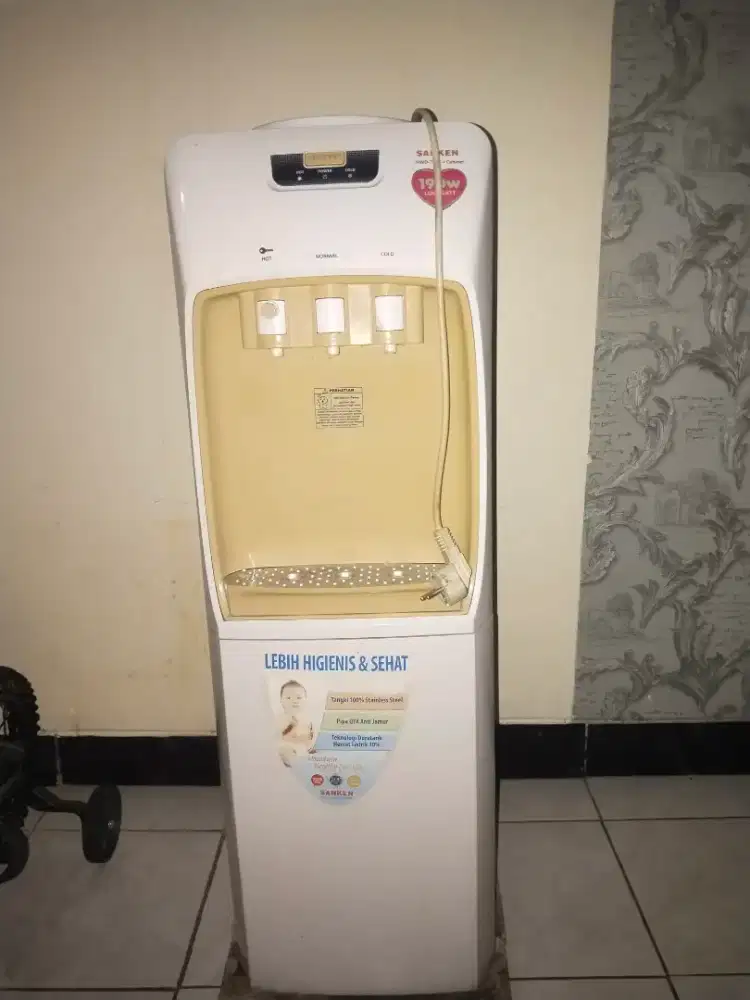 Dispenser galon atas sanken