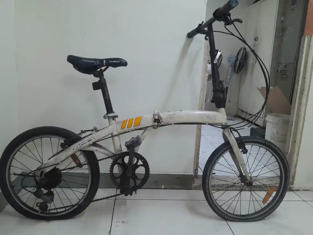 Sepeda lipat airwalk ace ring 20