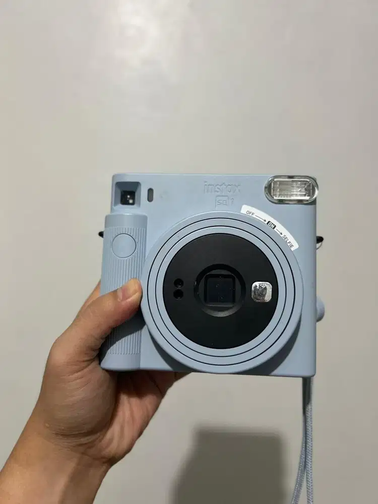 Dijual Instax SQ1 warna Glacier Blue