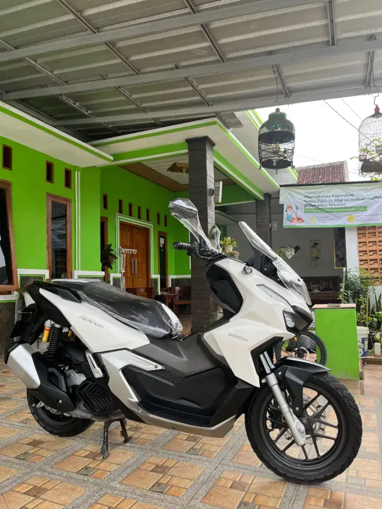 2024 Honda ADV CBS Kondisi masih seperti turun dari dealer istimewa
