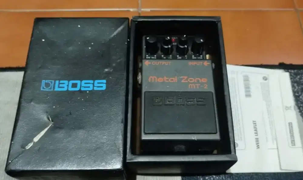 BOSS METAL ZONE MT-2 MT 2 MT2