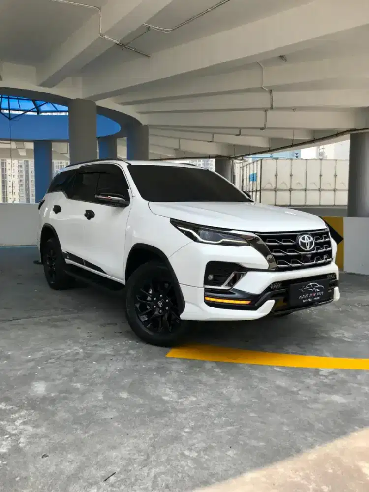 Toyota Fortuner 2.4 GR Sport Diesel Th 2021 White On Black Muluzz!!