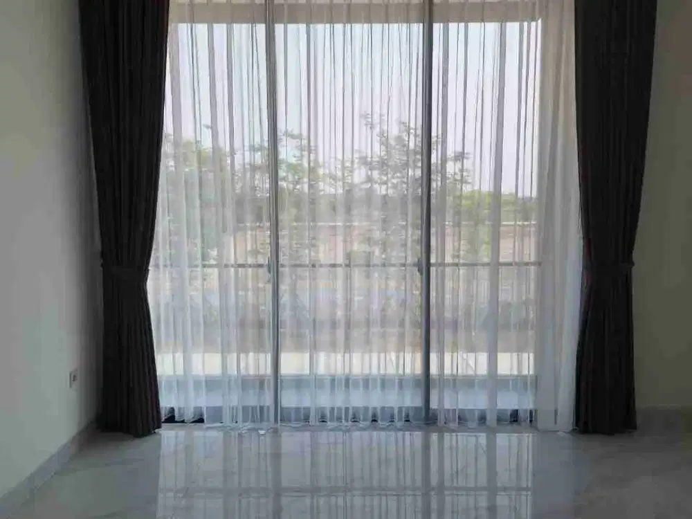 Disewakan Rumah Villa Pasir Putih 5 PIK 2 Semi Furnish