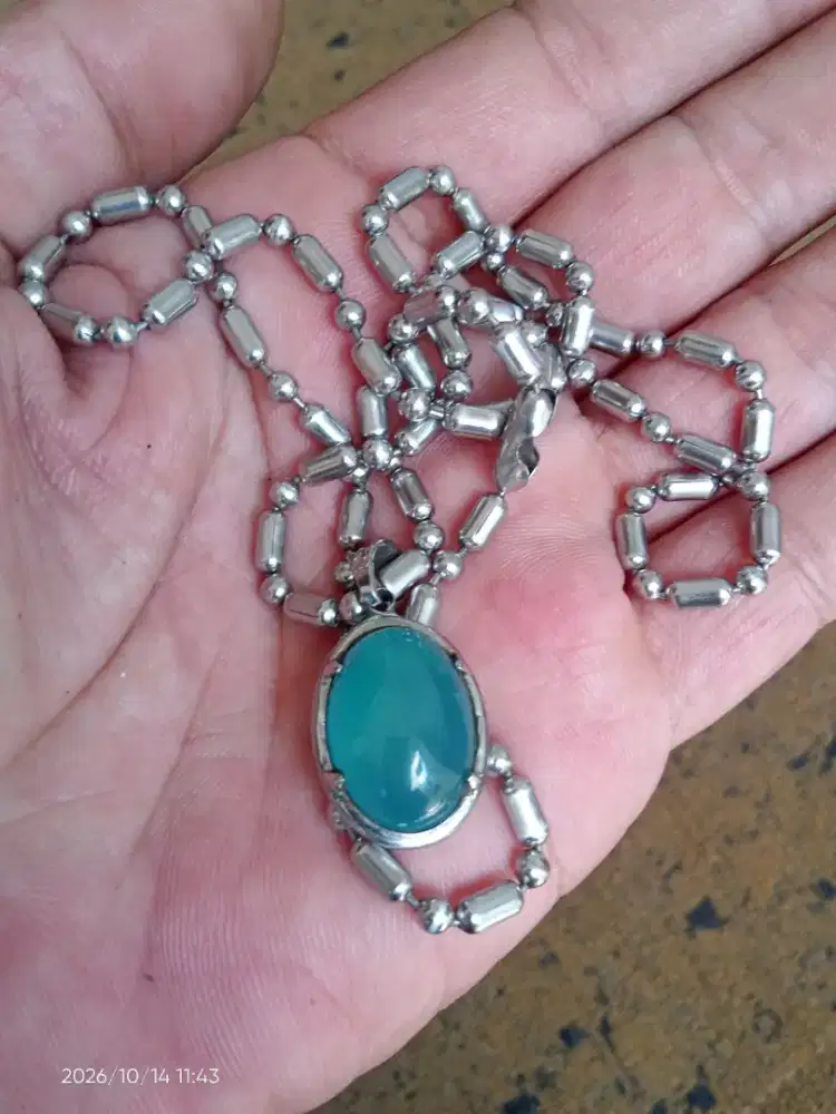 Kalung batu akik