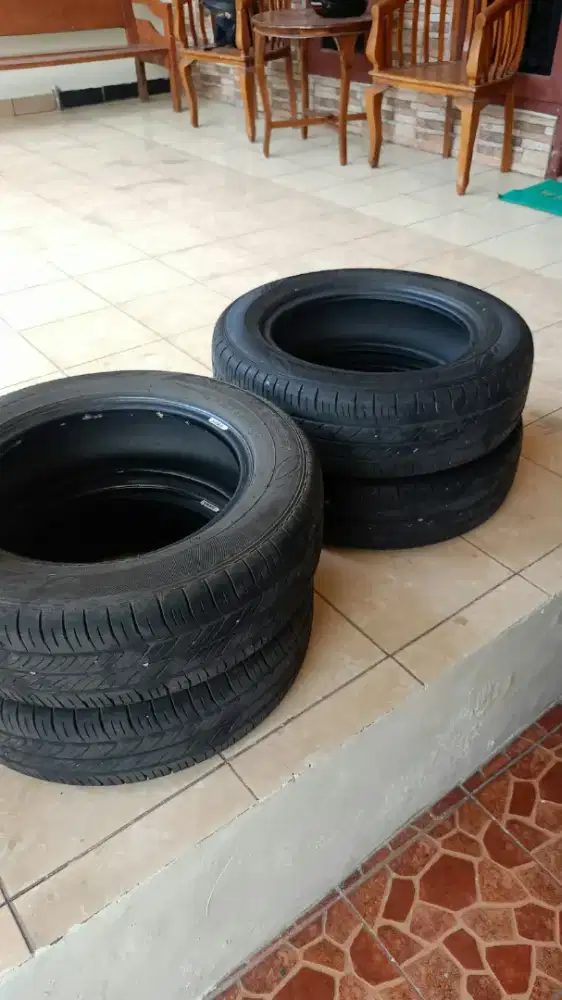 BAN MOBIL BEKAS AYLA R14/175/65