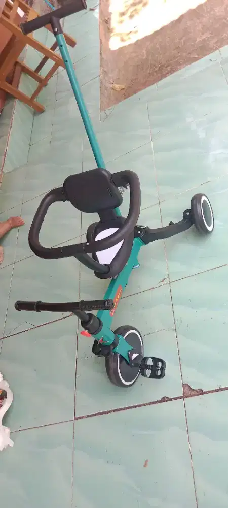 Sepeda anak roda 3 belum pernah di pakai