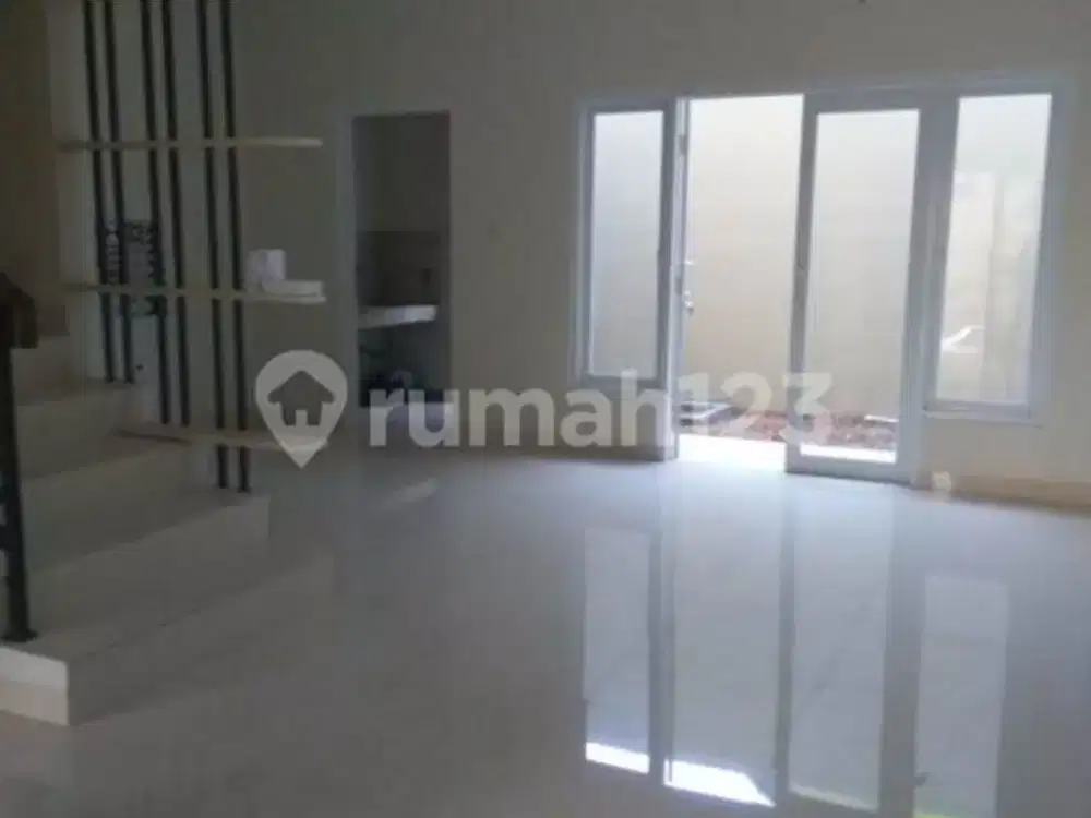 Dijual Rumah termurah harga dibawah NJOP bagus 2 lantai di meruya jakbar