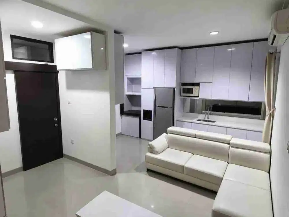 Dijual rumah PIK 2 6x10 sudah renov 2,5lantai semi Furnish bisa KPR