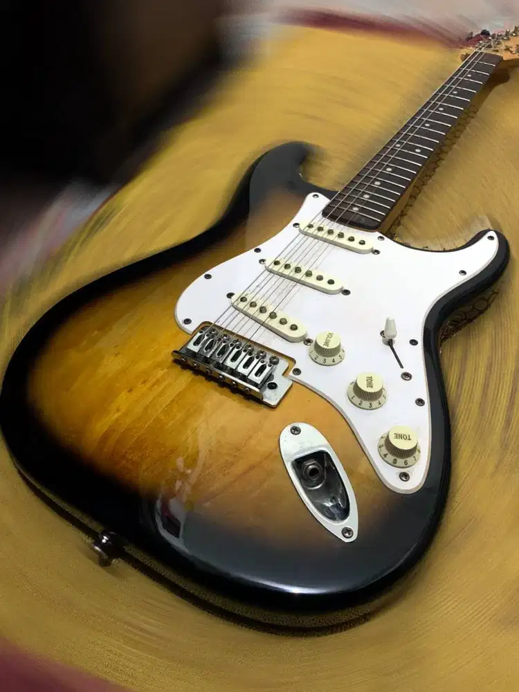 gitar Squier Stratocaster ori