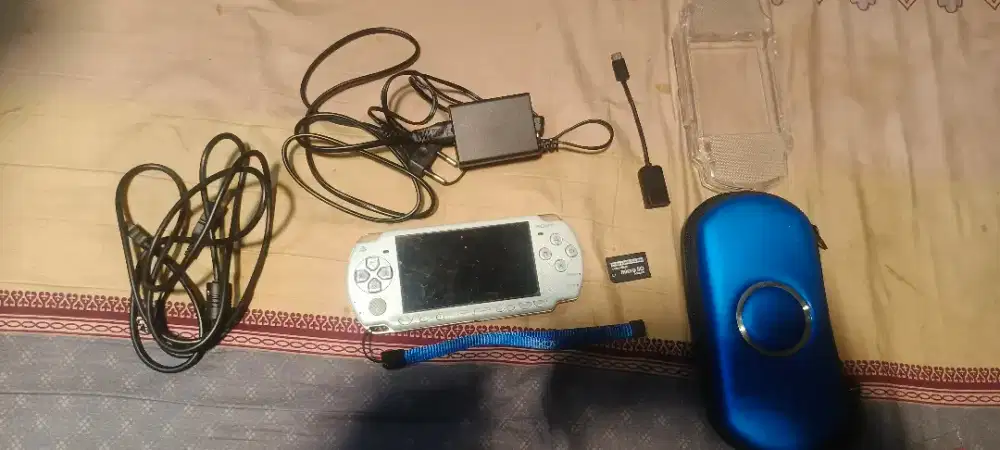 JUAL PSP2000 800(NEGO TIPIS²)