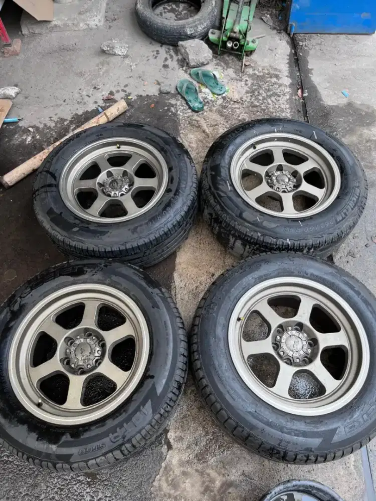 Rays te37 XT ring 18 pcd 6x139,7 ban 265/60 R18 Fortuner pajero 4pcs