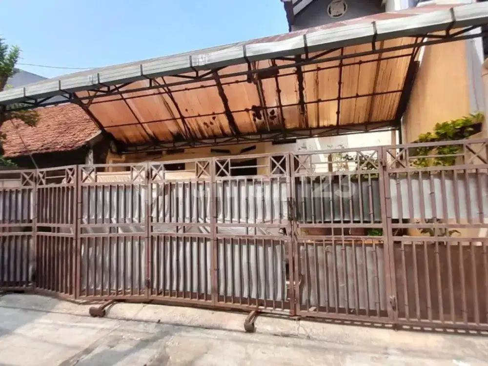 Dijual Rumah di Daerah Strategis Pejompongan- Bendungan Hilir, Cocok untuk Investasi Dikembangkan Menjadi Rumah Kos (Kos²An) dengan Harga Terbaik