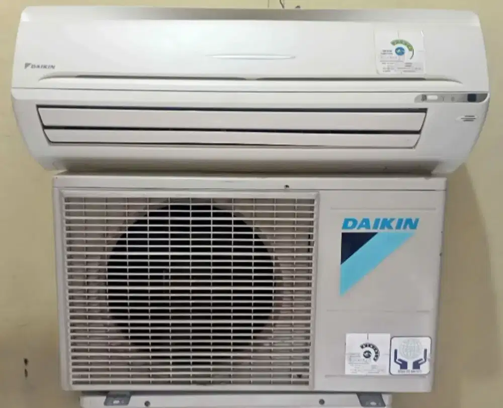 AC second Daikin 1/2 pk