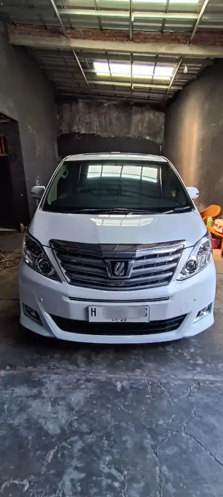 Alphard Q putih mulus plat H