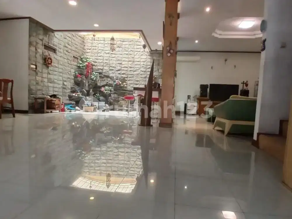 Dijual Rumah Tua, Terawat, Luas dan Harga Murah di Perumahan Kosambi Baru