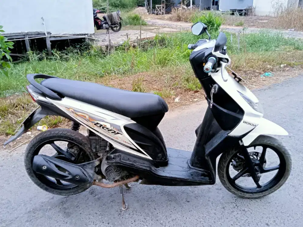 Di jual Honda beat karbu tahun 2012