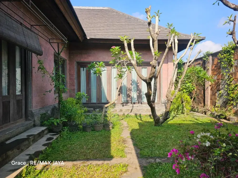 Luxury Balinese Estate With Tropical Garden For Sale In Sukawati, Gianyar