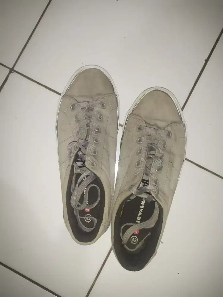 Sneaker Airwalk Ukuran 42
