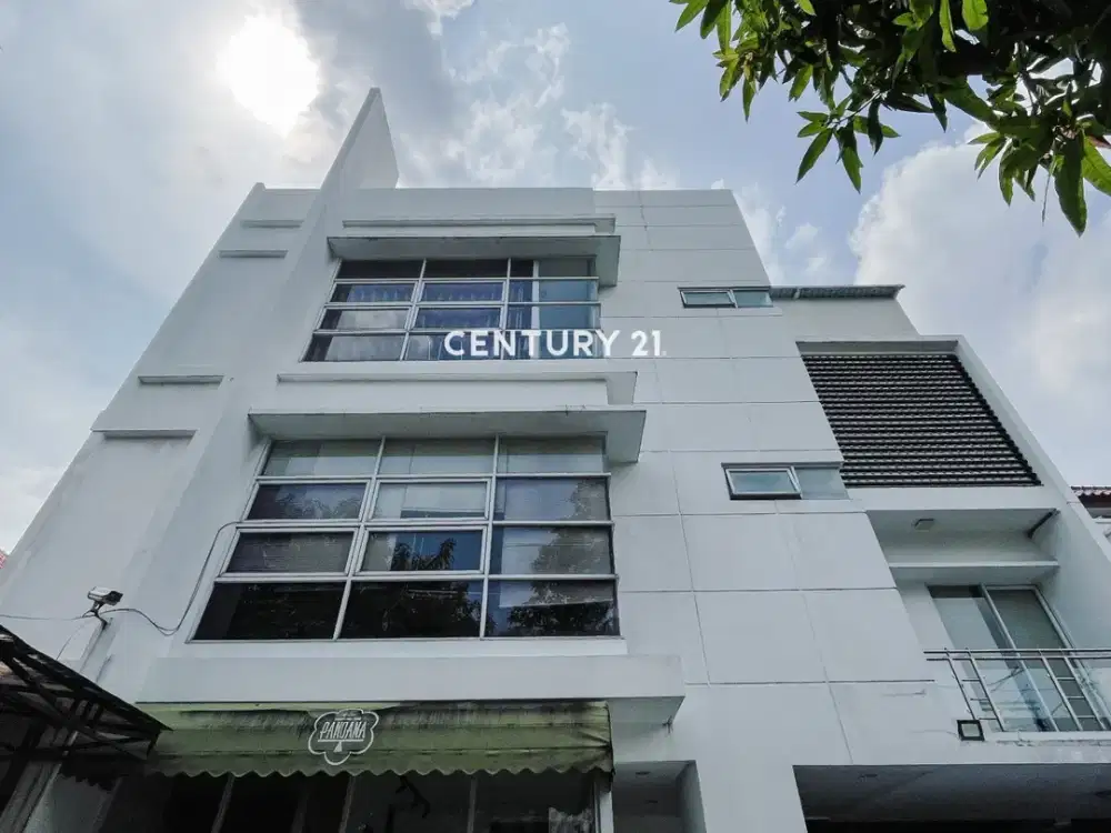 Gedung Komersial 3 Lantai Rooftop Di Lokasi Strategis