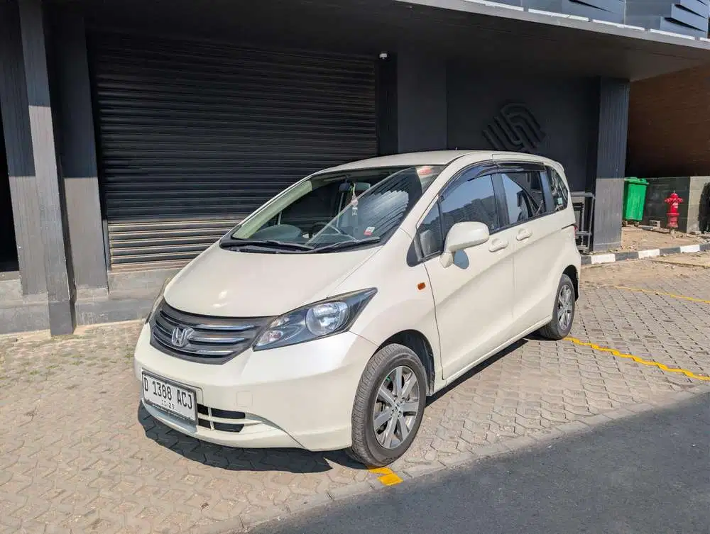 Honda Freed 2010 Bensin