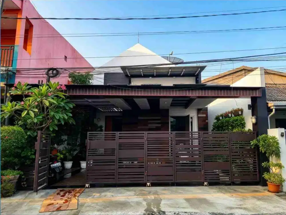 DIJUAL RUMAH KONSEP MEZANIN TROPICAL 2 LANTAI PONDOK BAMBU, DUREN SAWIT JAKARTA TIMUR – SHM, 4 KT, 2 MOBIL