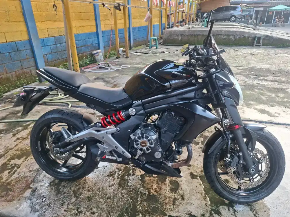 Kawasaki ER6N 2012 warna hitam 650cc
