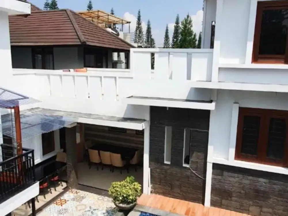 VILLA BAGUS 3 LANTAI LINGKUNGAN ASRI NYAMAN DI RESORT DAGO PAKAR BANDUNG