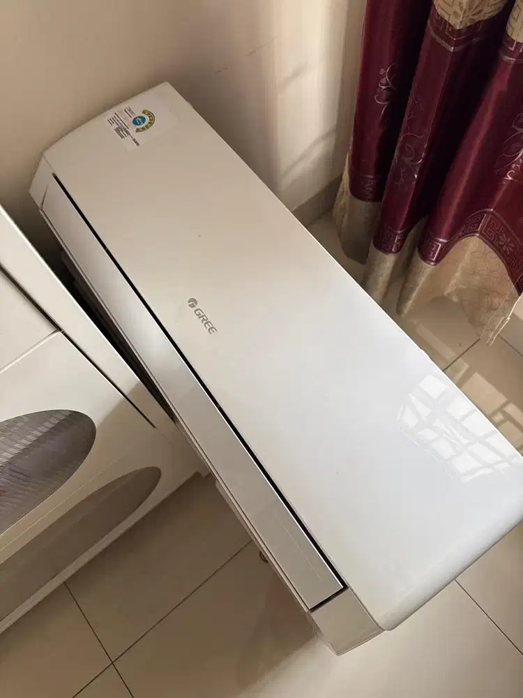 Ac gree 1/2pk. Masih super dingin tidak pernah rusak