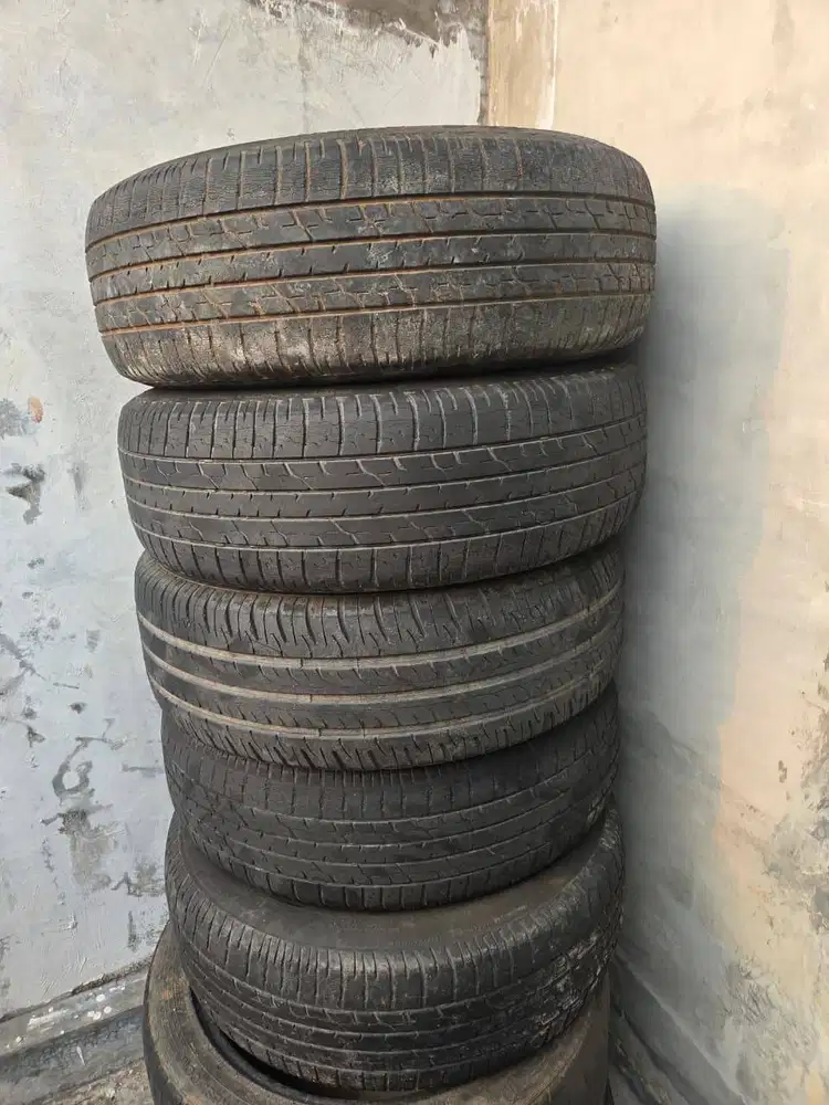 Ban Bridgestone B390 205/65 R15 Layak Pakai Innova