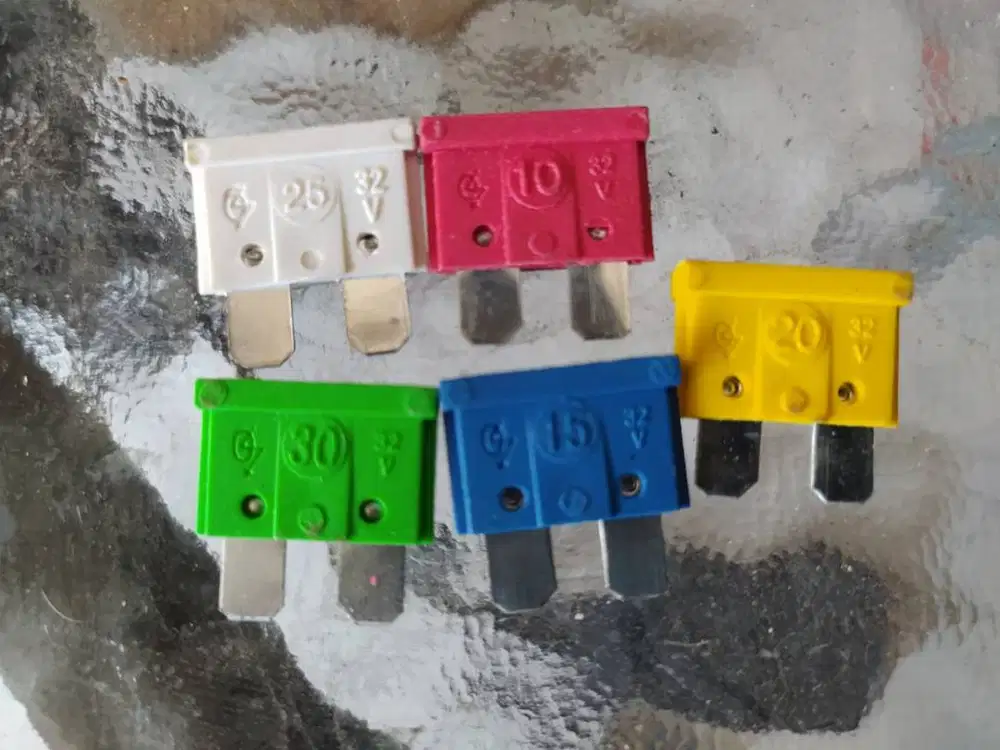 [BARU] Sekring Tancap Besar Keramik 10A 15A 20A 25A 30A Fuse Blade Cer