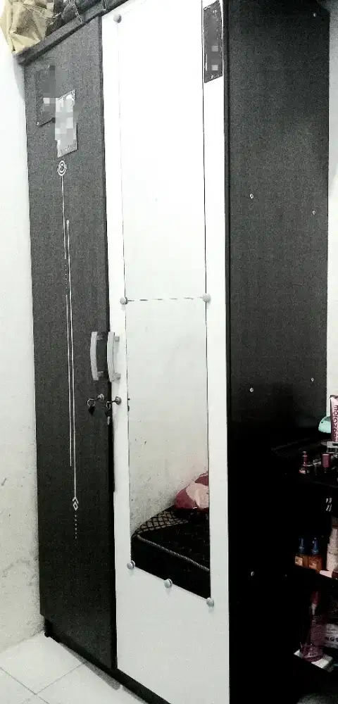 Lemari Kayu full kaca