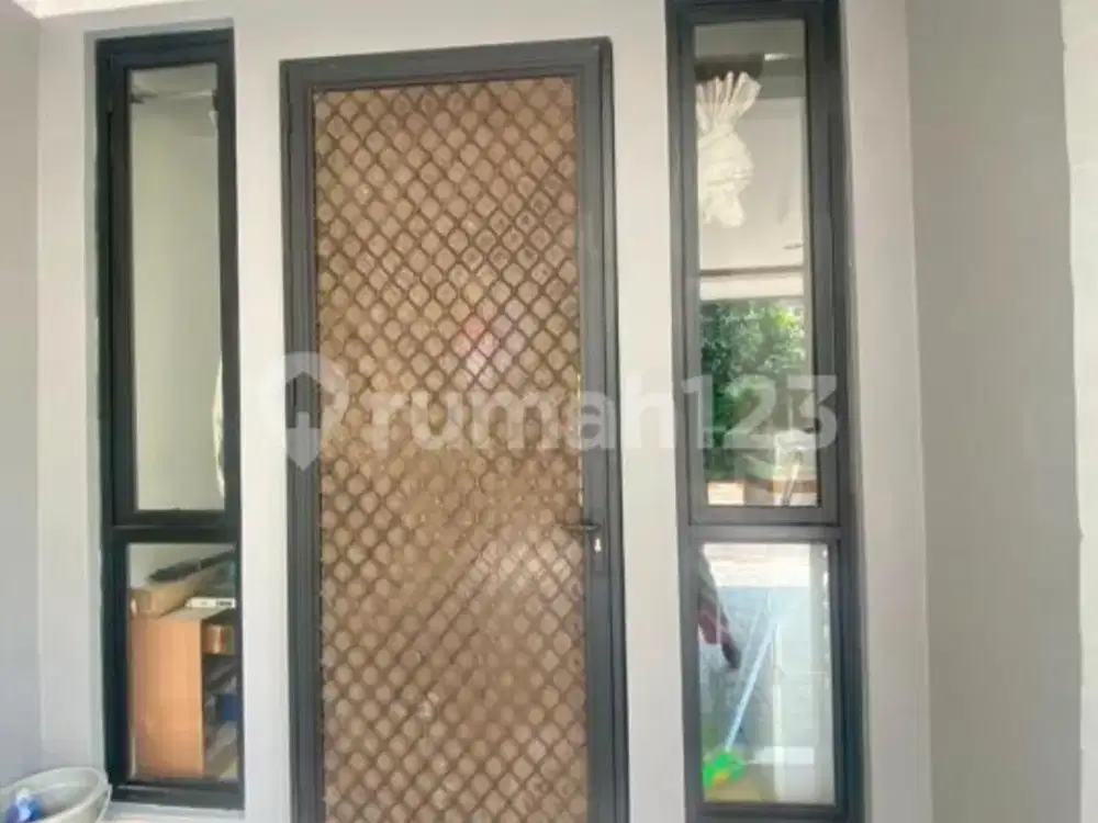 Disewakan Rumah 2 Lantai Semi Furnished di Caspia BSD