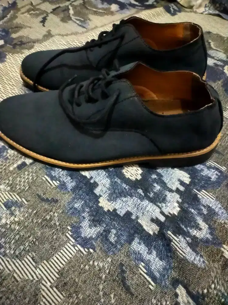 SEPATU MERK BESIC WARNA ABU-ABU
