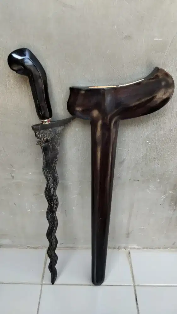 Pusaka keris singa barong pamor kulit semangka peningalan