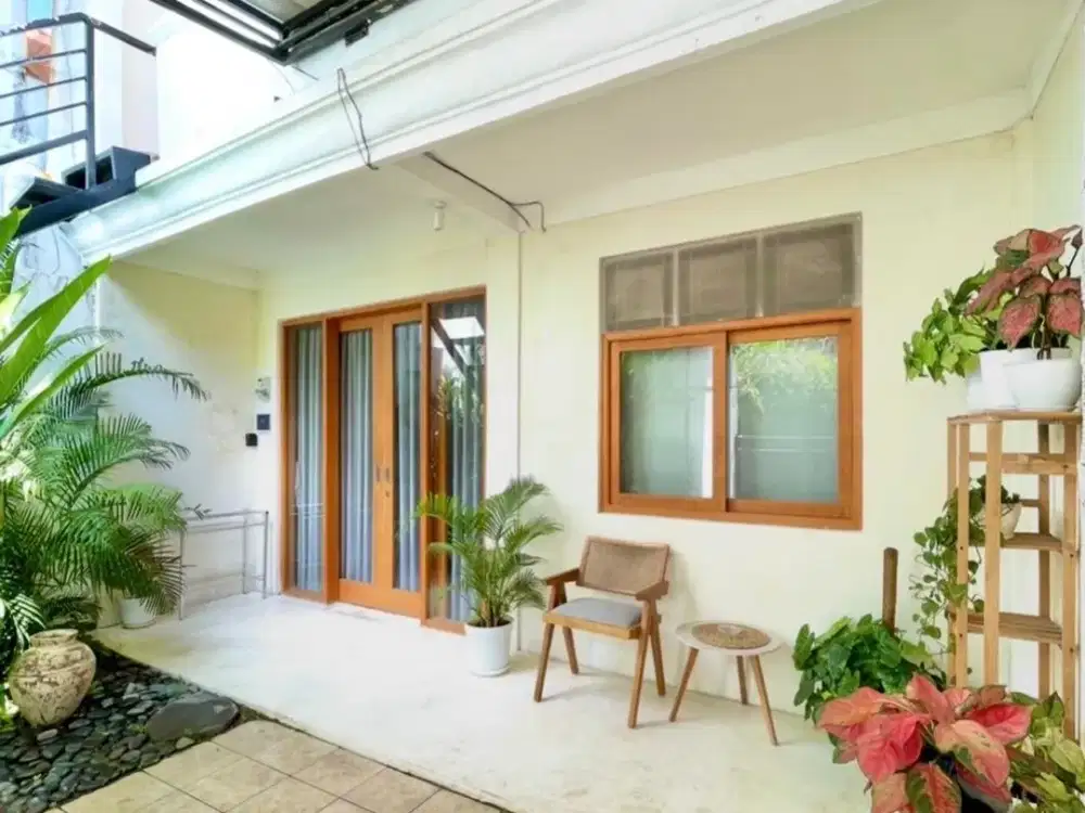 Leasehold  - Rare Affordable Lease Opportunity in Umalas - Bumbak House, Bali