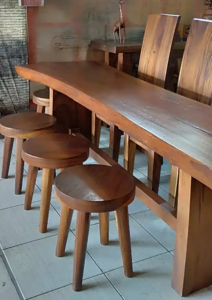Meja makan kayu utuh trembesi antik unik alami