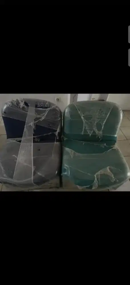 Dijual 2 Kursi Sofa Tunggu Kantor
