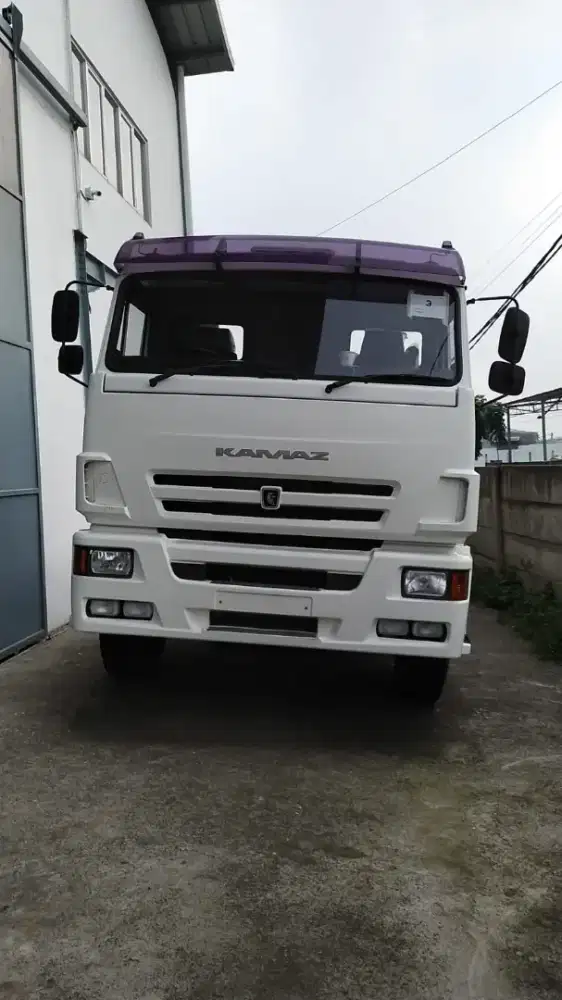 Truk Kamaz 6520