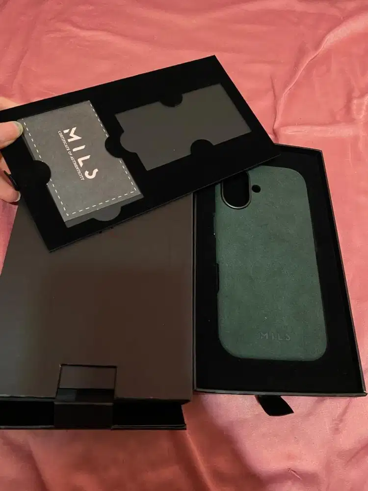 MILLS CASING IPHONE 17