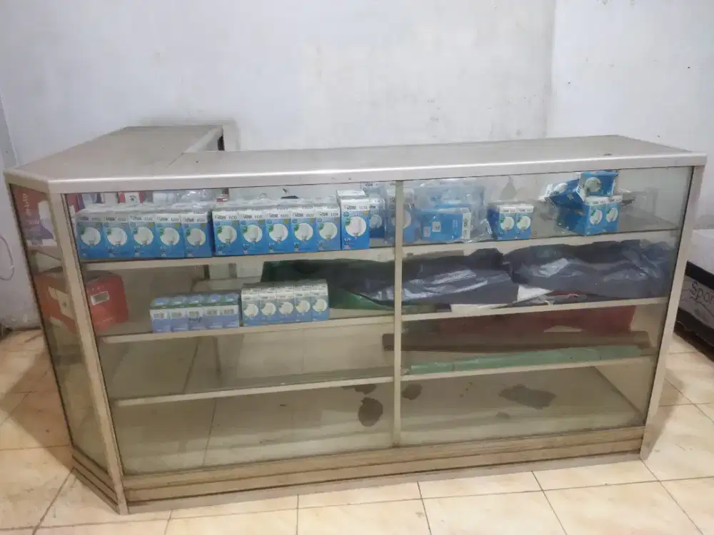 Dijual cepat Etalase Model L