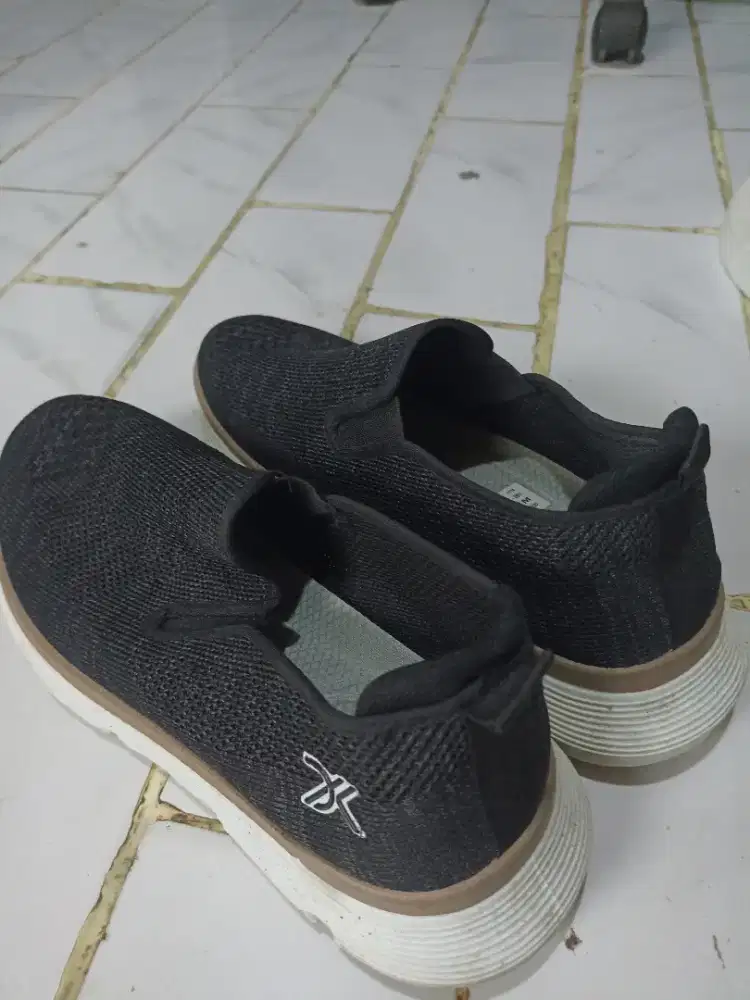 Forsale sepatu Dr. kevin Size 43