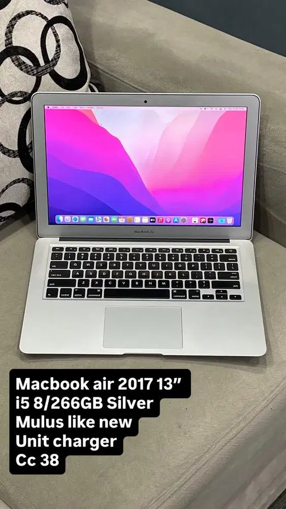 MacBook Air 2017 MQD42 13” 8/256GB Silver like new