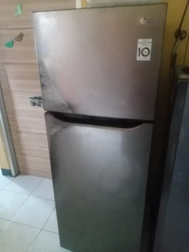 Kulkas 2 pintu merk LG
